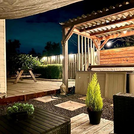 Wellness Bungalow With Jacuzzi &Sauna&Private Garden Near Amsterdam Vijfhuizen Kültér fotó