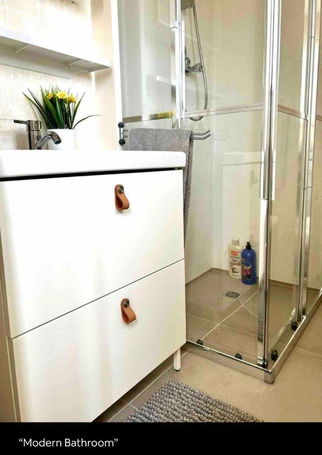 Wellness Bungalow With Jacuzzi &Sauna&Private Garden Near Amsterdam Vijfhuizen Kültér fotó
