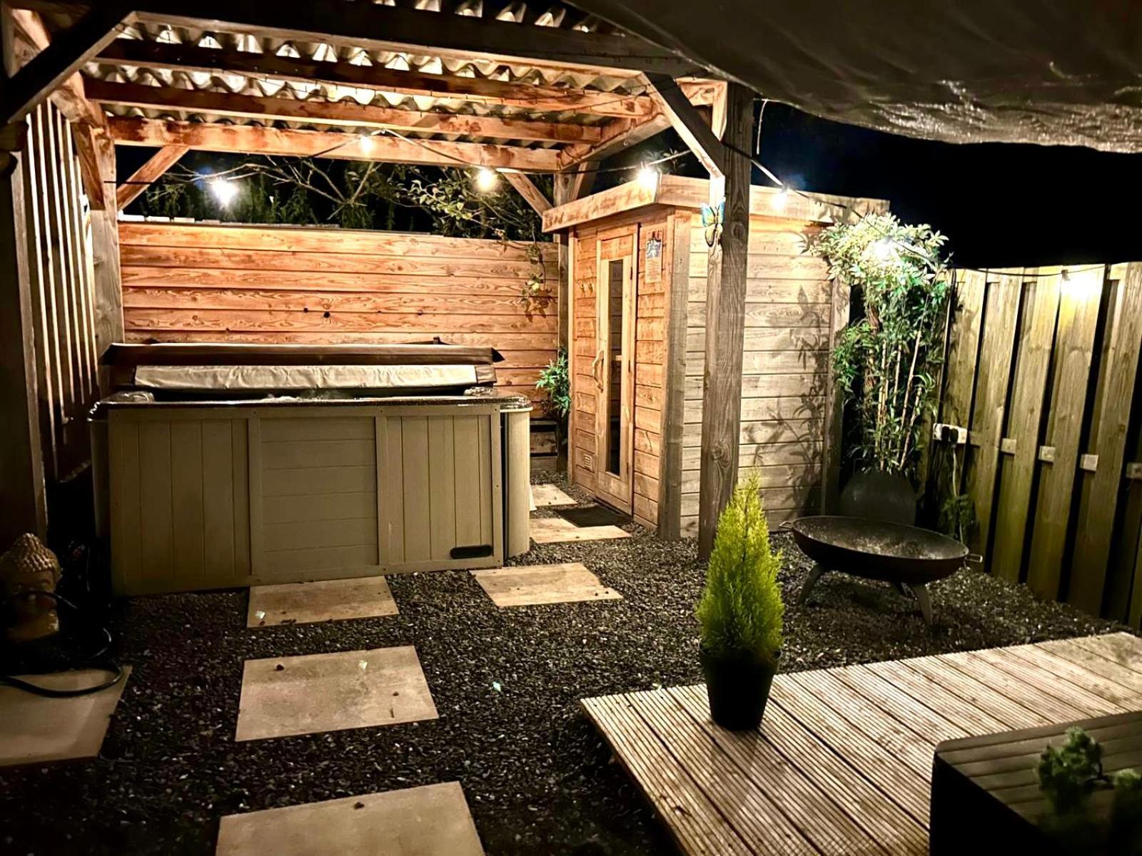Wellness Bungalow With Jacuzzi &Sauna&Private Garden Near Amsterdam Vijfhuizen Kültér fotó
