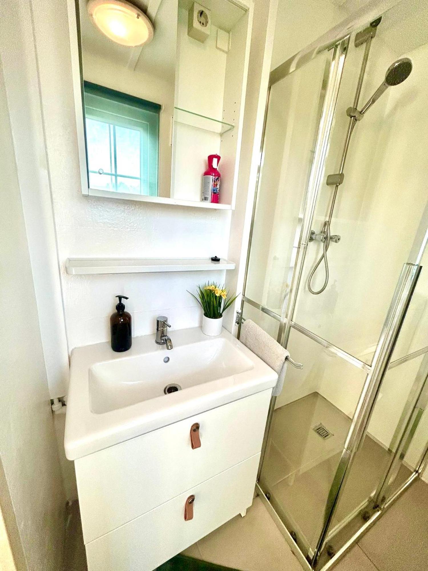 Wellness Bungalow With Jacuzzi &Sauna&Private Garden Near Amsterdam Vijfhuizen Kültér fotó